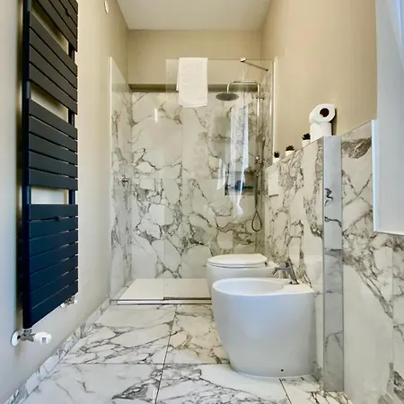 Suite649 Nuova 5 * 모데나